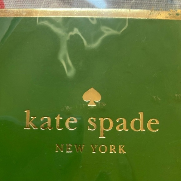 Kate Spade: Garden Rose Floral Napkins- set of 4- 100% cotton- 20”x20” - Picture 2 of 16